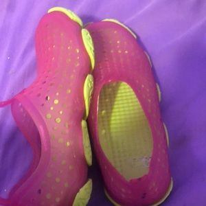 2-3 Red and Green Water Shoes